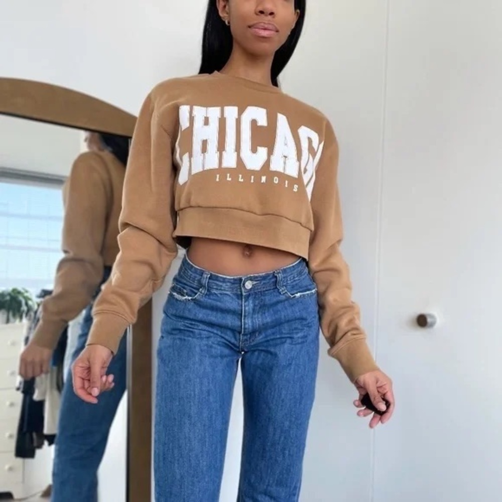 Cropped Reworked Chicago Sweatshirt